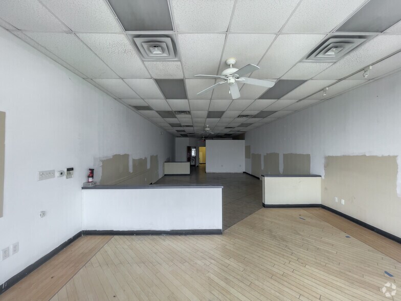 More Photos Of 2000 SE Loop 410, San Antonio General Retail For Lease