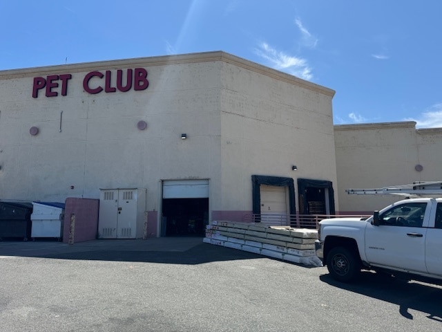 More Photos Of 318 N Sunrise Ave, Roseville Freestanding For Lease