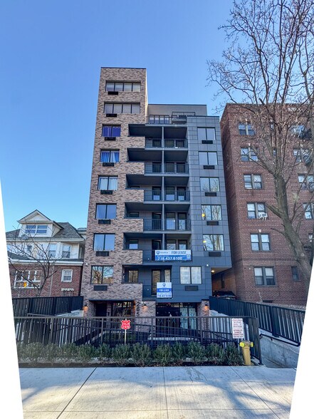 More Photos Of 265 Ocean Pky, Brooklyn Apartments For Lease
