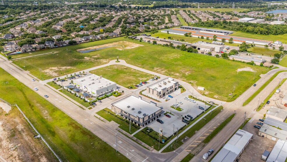 More Photos Of 1121 Grand Oak Blvd, League City Land For Sale