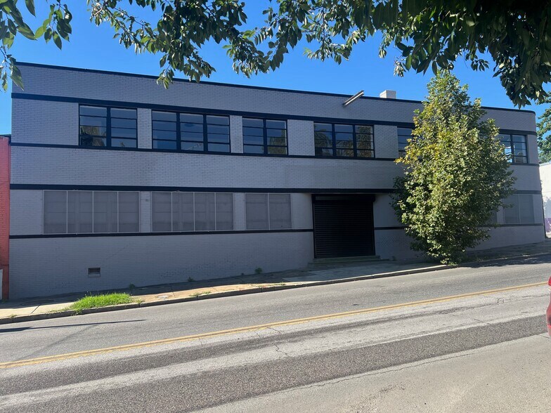 More Photos Of 2441 W Baltimore St, Baltimore Flex For Sale