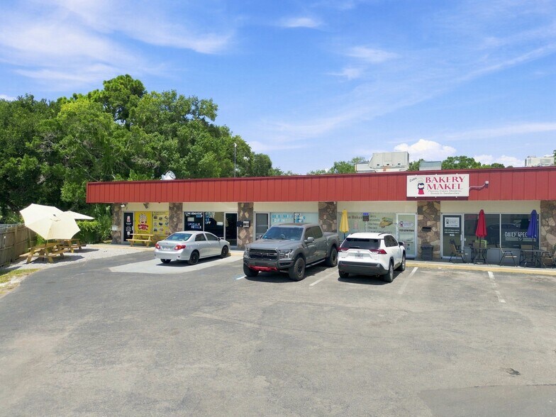 More Photos Of 2140 Drew St, Clearwater Unknown For Lease