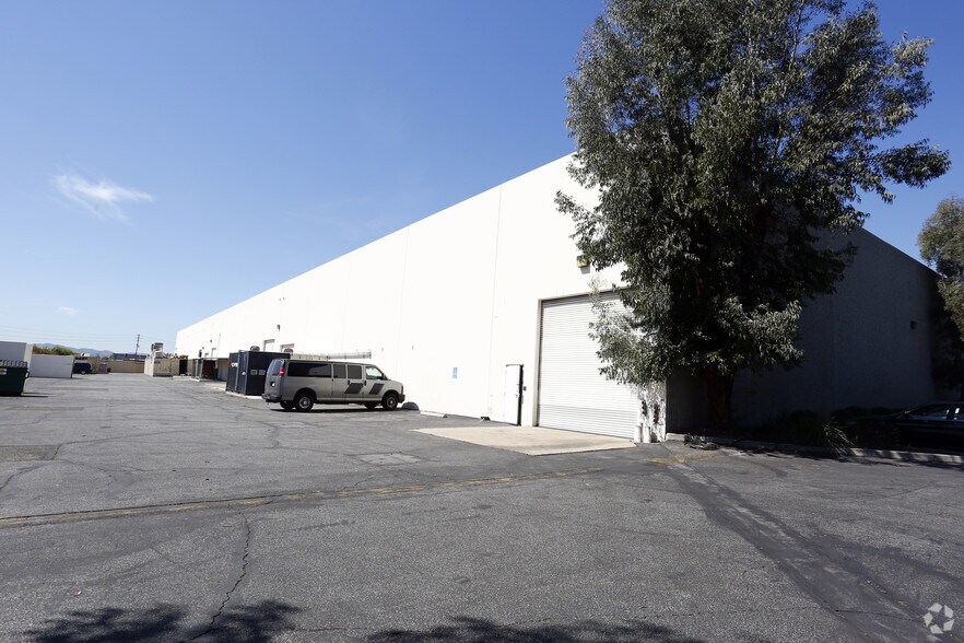 More Photos Of 20360-20364 Plummer St, Chatsworth Manufacturing For Lease