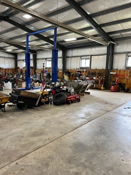 More Photos Of 196 Poindexter Rd, Louisa Warehouse For Lease