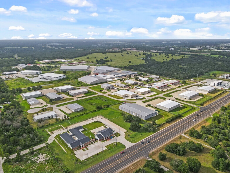 More Photos Of 5998 Imperial Loop, College Station Flex For Sale