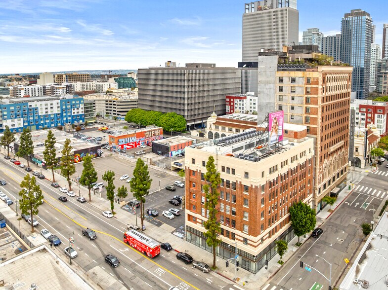 More Photos Of 110 W 11th St, Los Angeles Loft Creative Space For Sale
