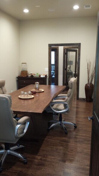 More Photos Of 1907 Cypress Creek Rd, Cedar Park Coworking Space