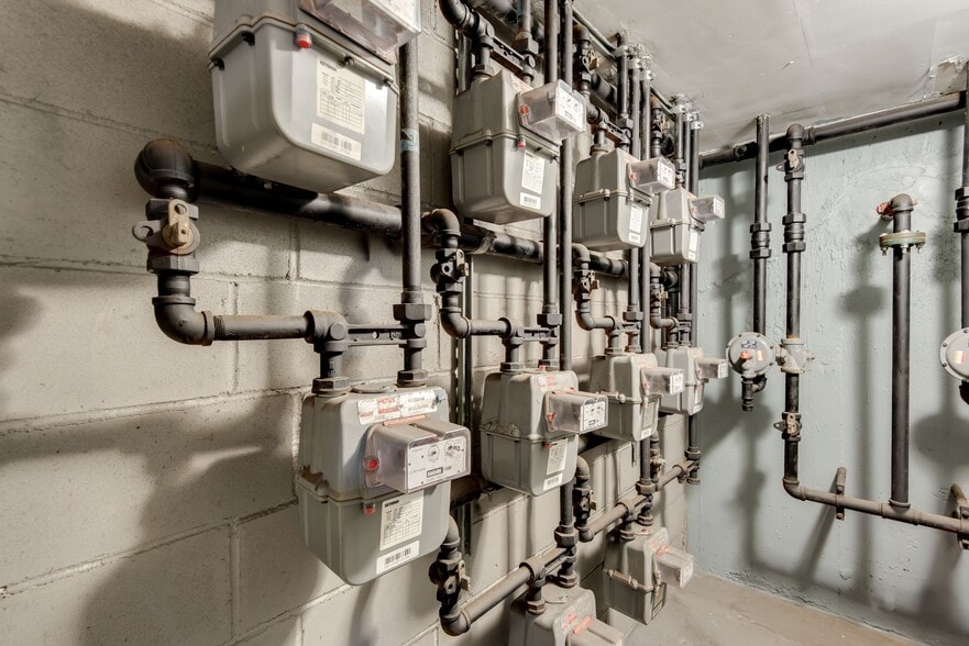 More Photos Of 518 Meeker Ave, Brooklyn Apartments For Sale