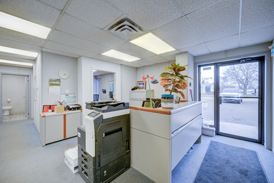 More Photos Of 114 Easton Rd, Brantford Industrial For Sale