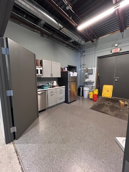 More Photos Of 8215 Highway 7, Saint Louis Park Freestanding For Lease