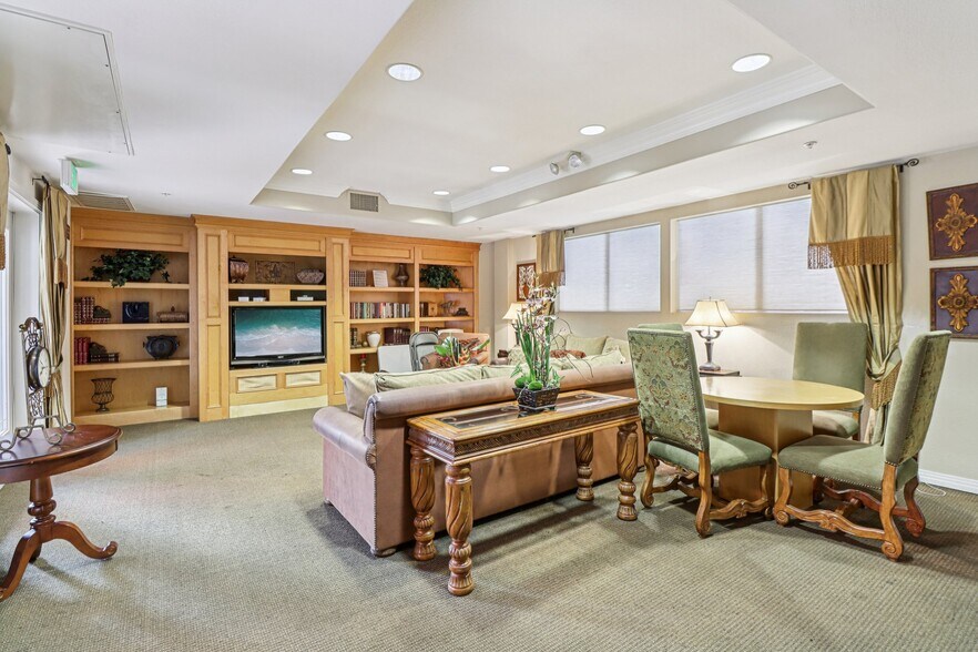 More Photos Of 1501 India St, San Diego Apartments For Sale