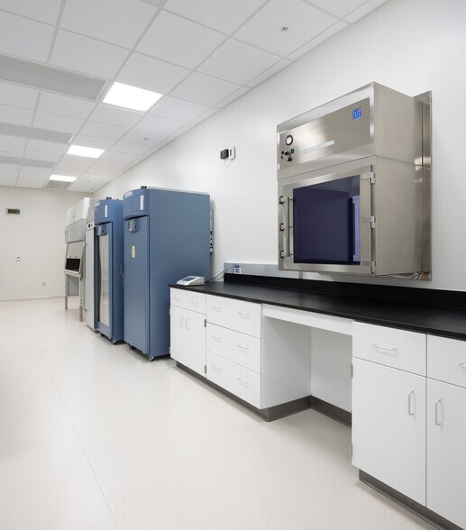 More Photos Of 14209 NW 119th Ter, Alachua Manufacturing For Sale
