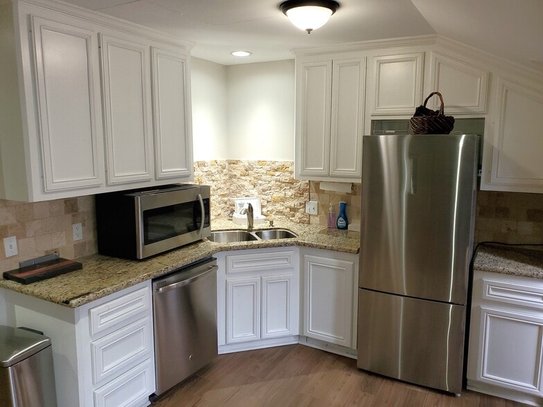 More Photos Of 3220 Broadway St, Houston Office For Lease