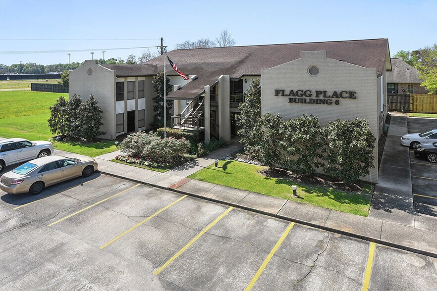 More Photos Of 113 Flagg Pl, Lafayette Medical For Lease