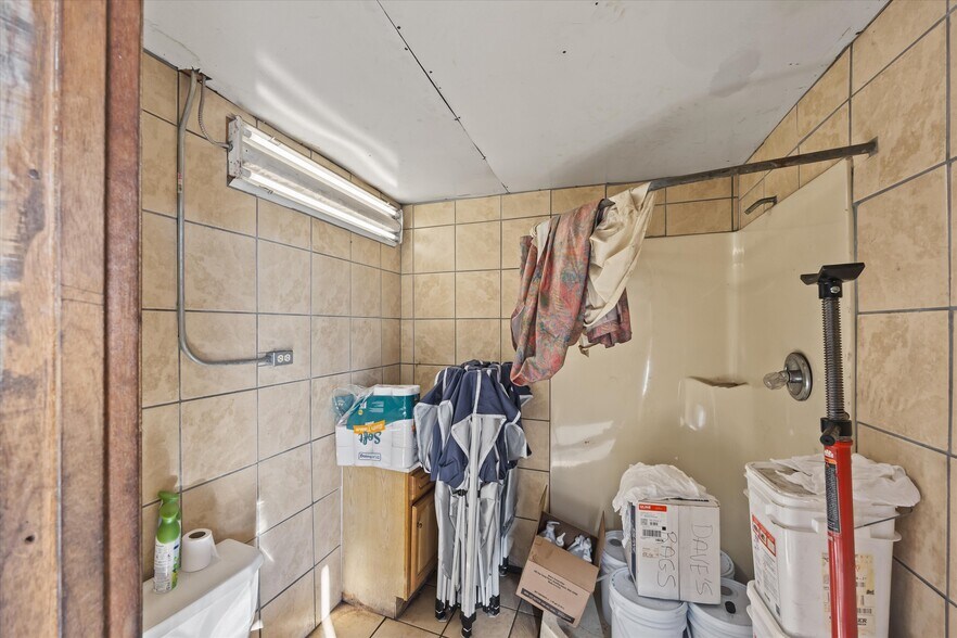 More Photos Of 2845 Western Ave, Knoxville Auto Repair For Sale