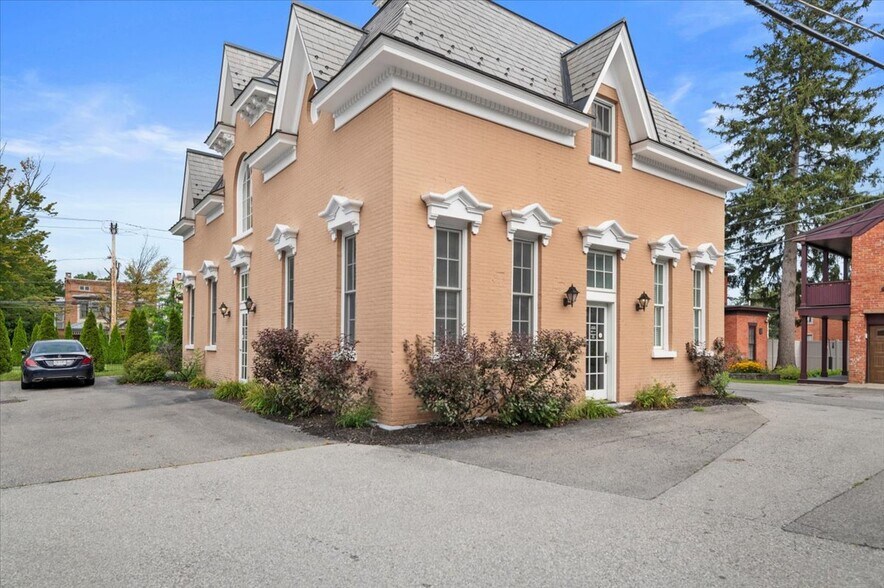 More Photos Of 6 Butler Pl, Saratoga Springs Office For Lease