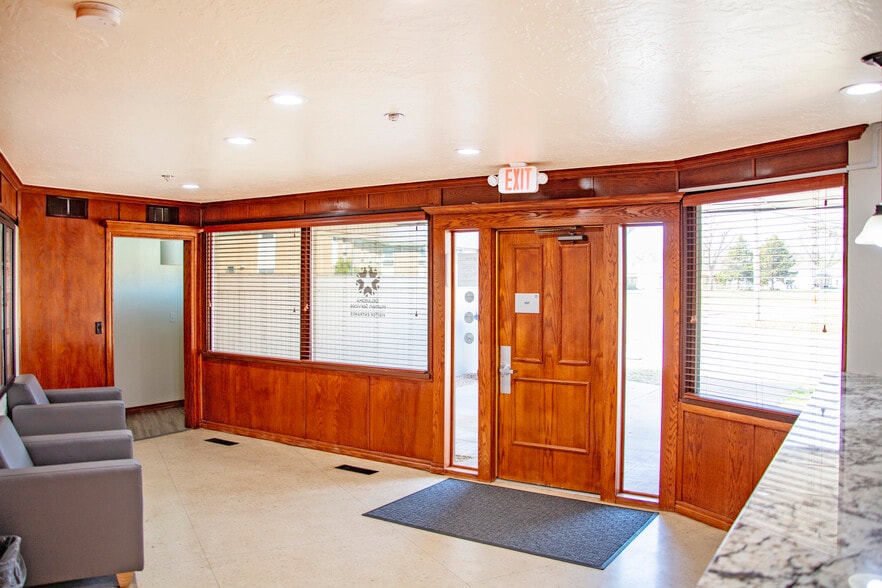 More Photos Of 307 S 7th St, Chickasha Office For Sale