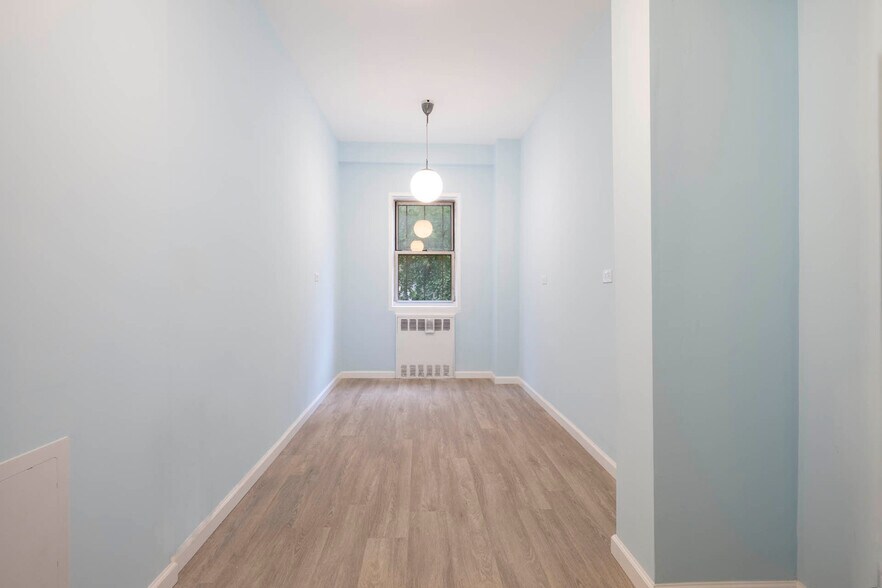 More Photos Of 30 W 60th St, New York Apartments For Sale