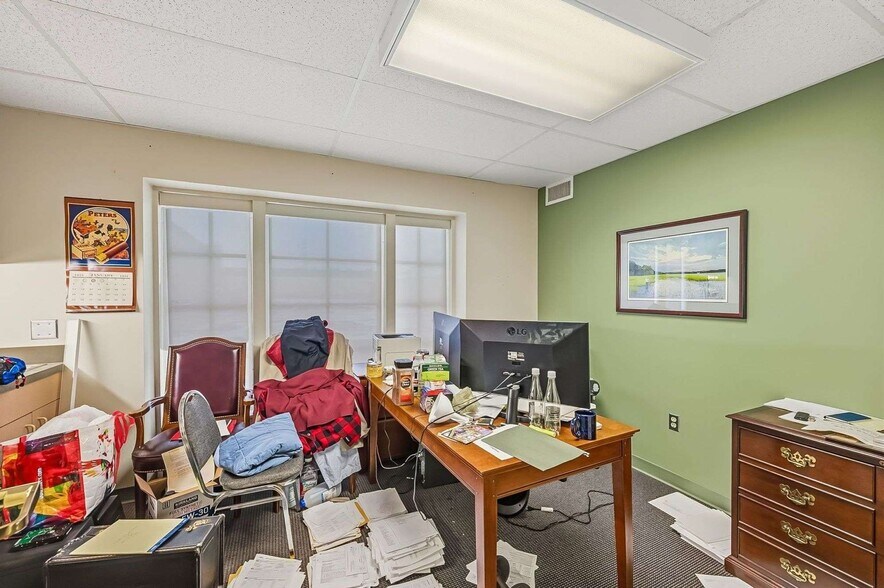 More Photos Of 412 E River St, Elyria Office For Sale