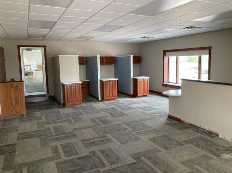 More Photos Of N911 Julius Dr, Greenville Light Manufacturing For Lease