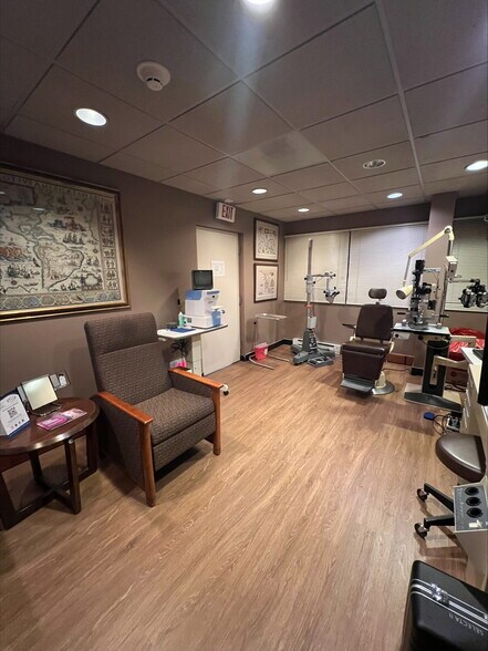 More Photos Of 860 E Swedesford Rd, Wayne Medical For Sale