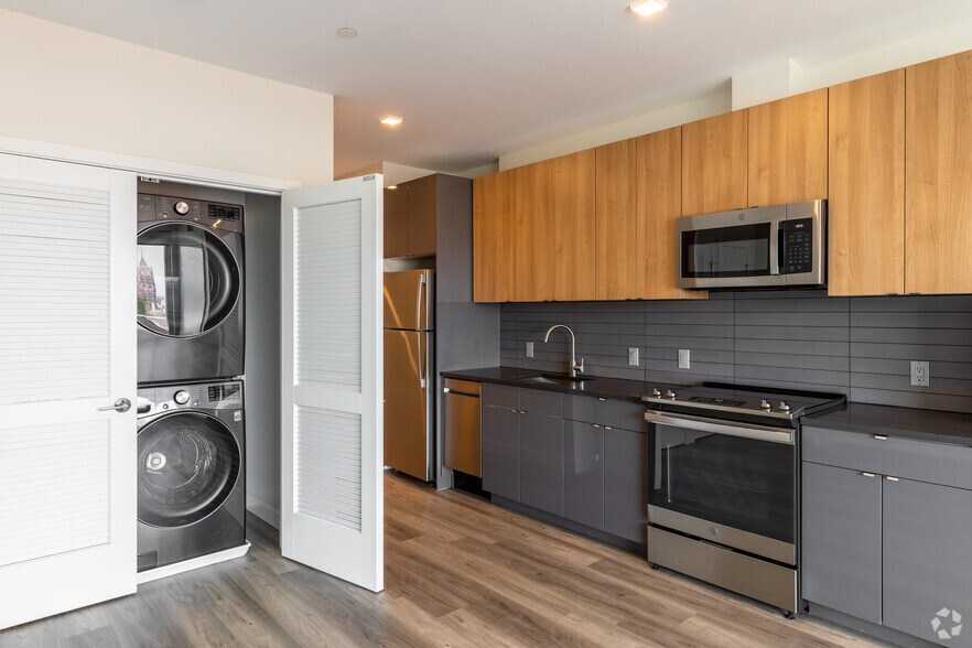 More Photos Of 18 High St, New Haven Apartments For Lease