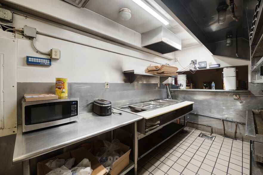 More Photos Of 8032 4th St NW, Albuquerque Restaurant For Sale