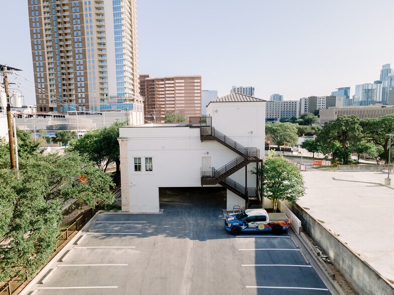 More Photos Of 614 E 12th St, Austin Office For Sale