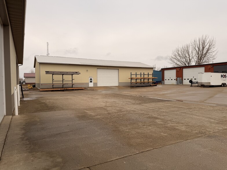 More Photos Of 5936 53rd Ave, Fargo Warehouse For Sale