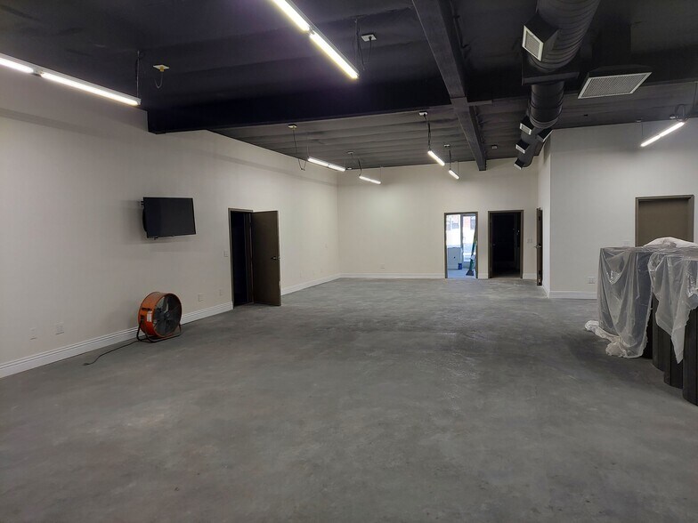 More Photos Of 1616 E Los Angeles Ave, Simi Valley Freestanding For Lease