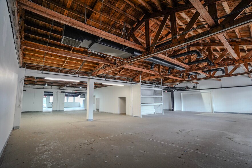 More Photos Of 2640-2646 SW 28th Ln, Miami Manufacturing For Sale