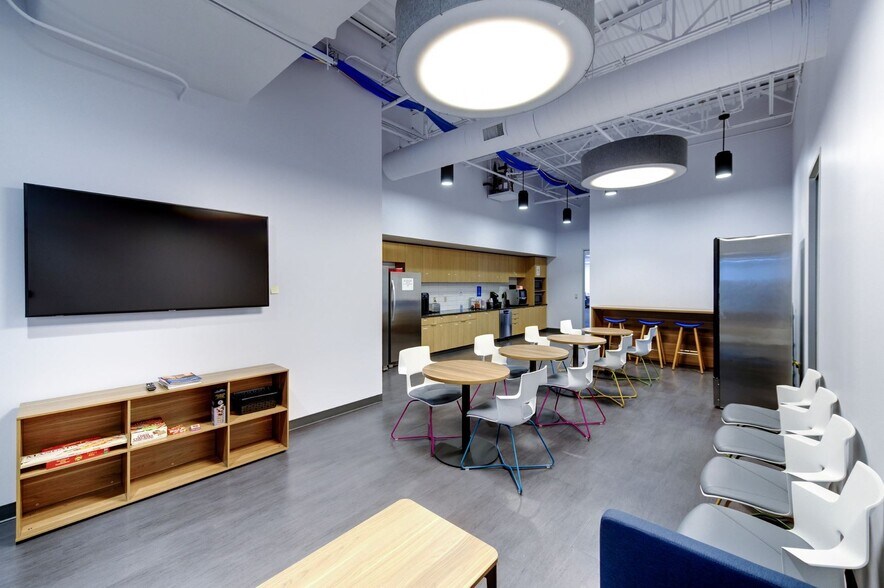 More Photos Of 701 Corporate Center Dr, Raleigh Unknown For Lease