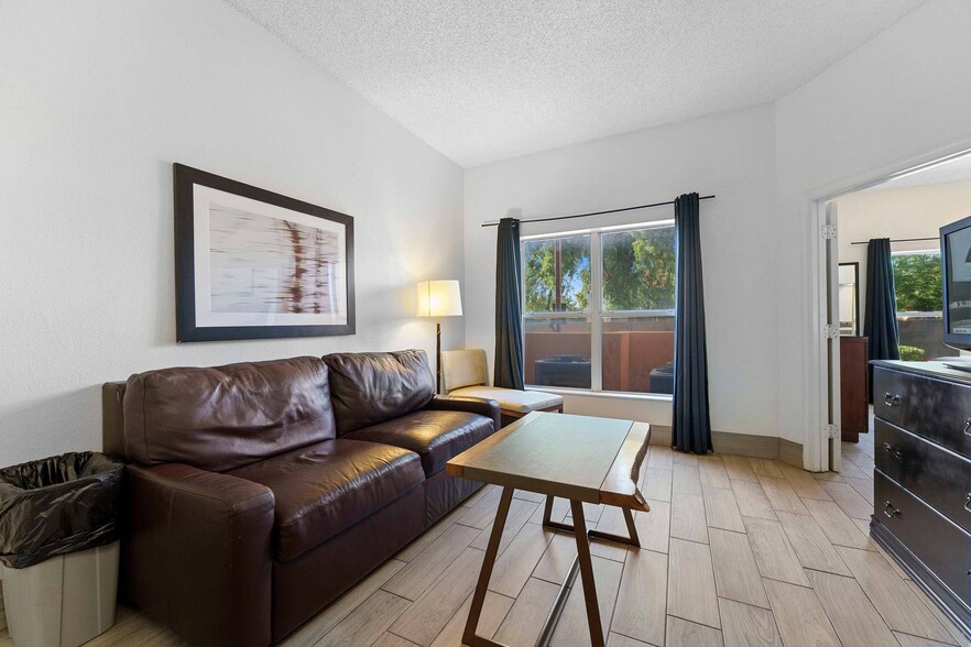 More Photos Of 9880 N Scottsdale Rd, Scottsdale Hospitality For Lease