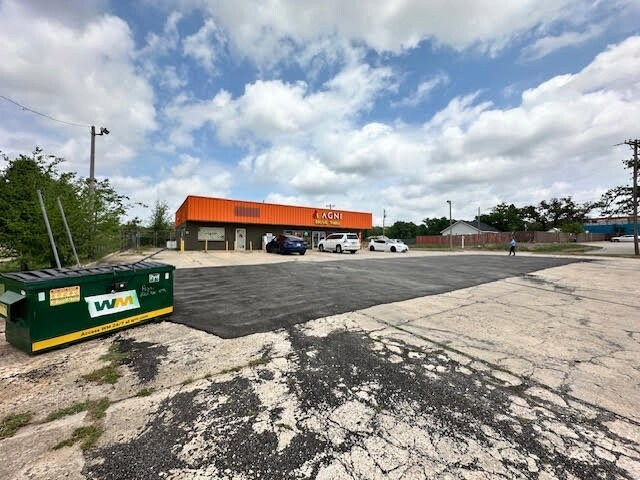 More Photos Of 8201 NW 10th St, Oklahoma City Service Station For Sale