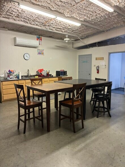 More Photos Of 19059 State Highway 274, Kemp Warehouse For Sale