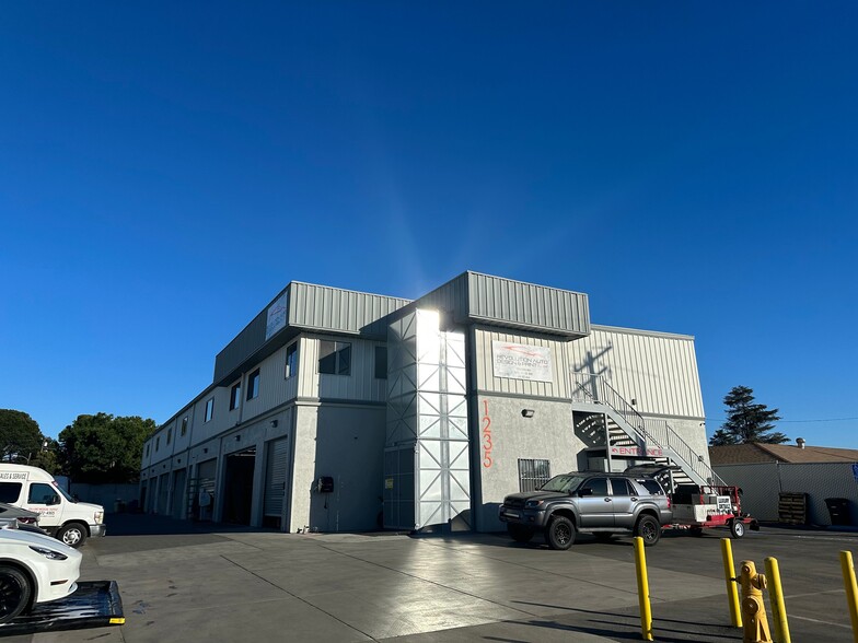 Primary Photo Of 1235 Pierre Way, El Cajon Light Manufacturing For Lease