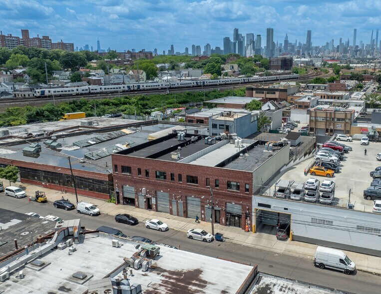 More Photos Of 3718 57th St, Woodside Distribution For Sale