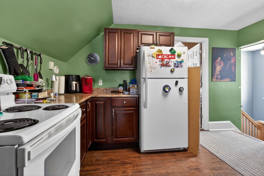 More Photos Of 120 Champlain Rue, Dieppe Office For Sale