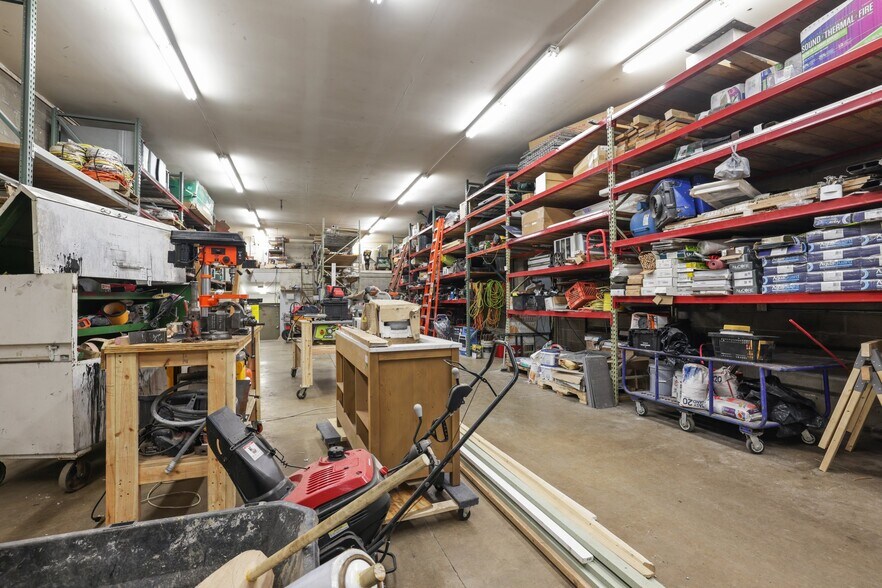 More Photos Of 1890 S High St, Columbus Light Distribution For Sale