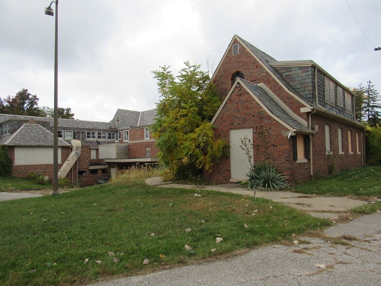 More Photos Of 26755 Ballard Rd, Harrison Township Hospital For Sale