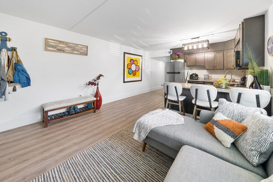 More Photos Of 480 Santa Rosa Blvd, Fort Walton Beach Apartments For Sale