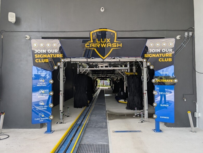 More Photos Of 5850 Edgewater Dr, Orlando Carwash For Sale