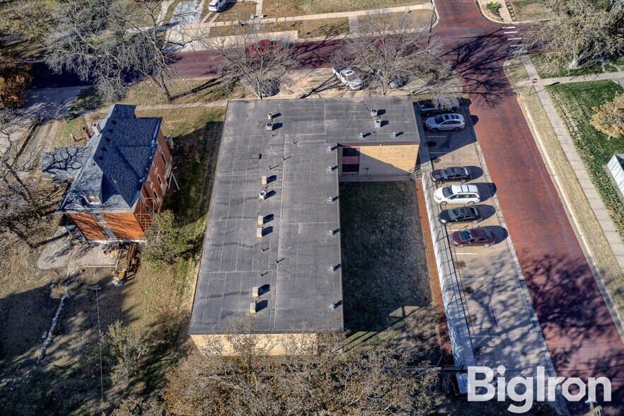 More Photos Of 525 I St, Fairbury Apartments For Sale