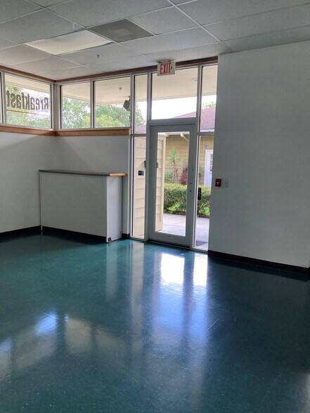 More Photos Of 5045-5049 Ringwood Mdws, Sarasota Office For Sale