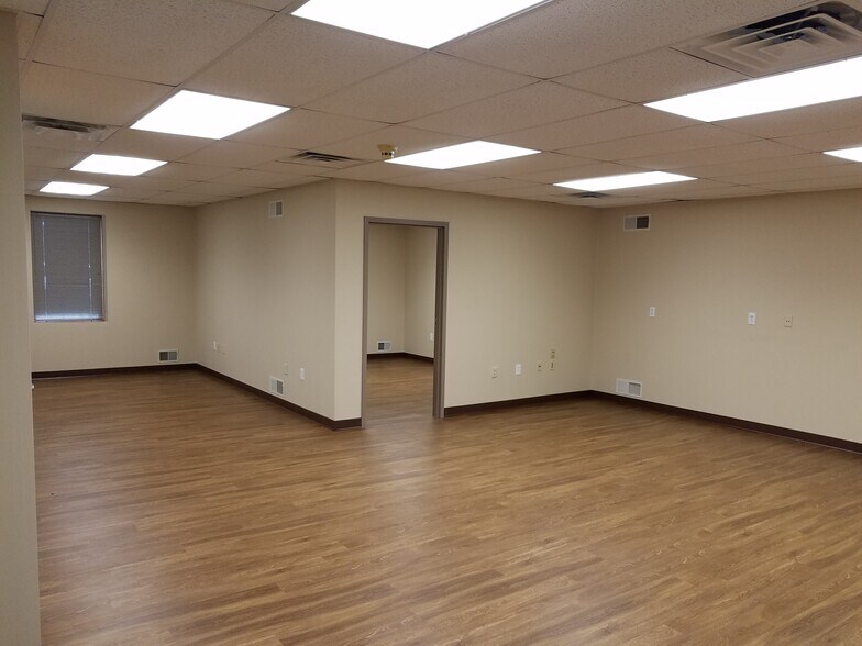 More Photos Of 302 Fitz Henry Rd, Smithton Light Manufacturing For Sale