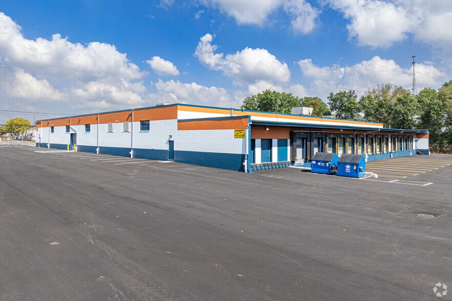 More Photos Of 14 Home News Row, New Brunswick Warehouse For Lease