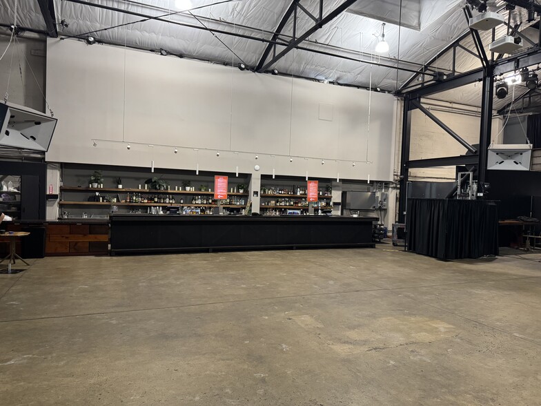 More Photos Of 1425 Folsom St, San Francisco Bar For Sale