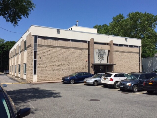Primary Photo Of 554 Larkfield Rd, East Northport Medical For Sale