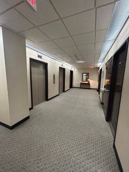 More Photos Of 90 W Chestnut St, Washington Office For Sale