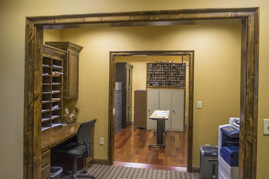 More Photos Of 5845 49th St, Lubbock Warehouse For Lease